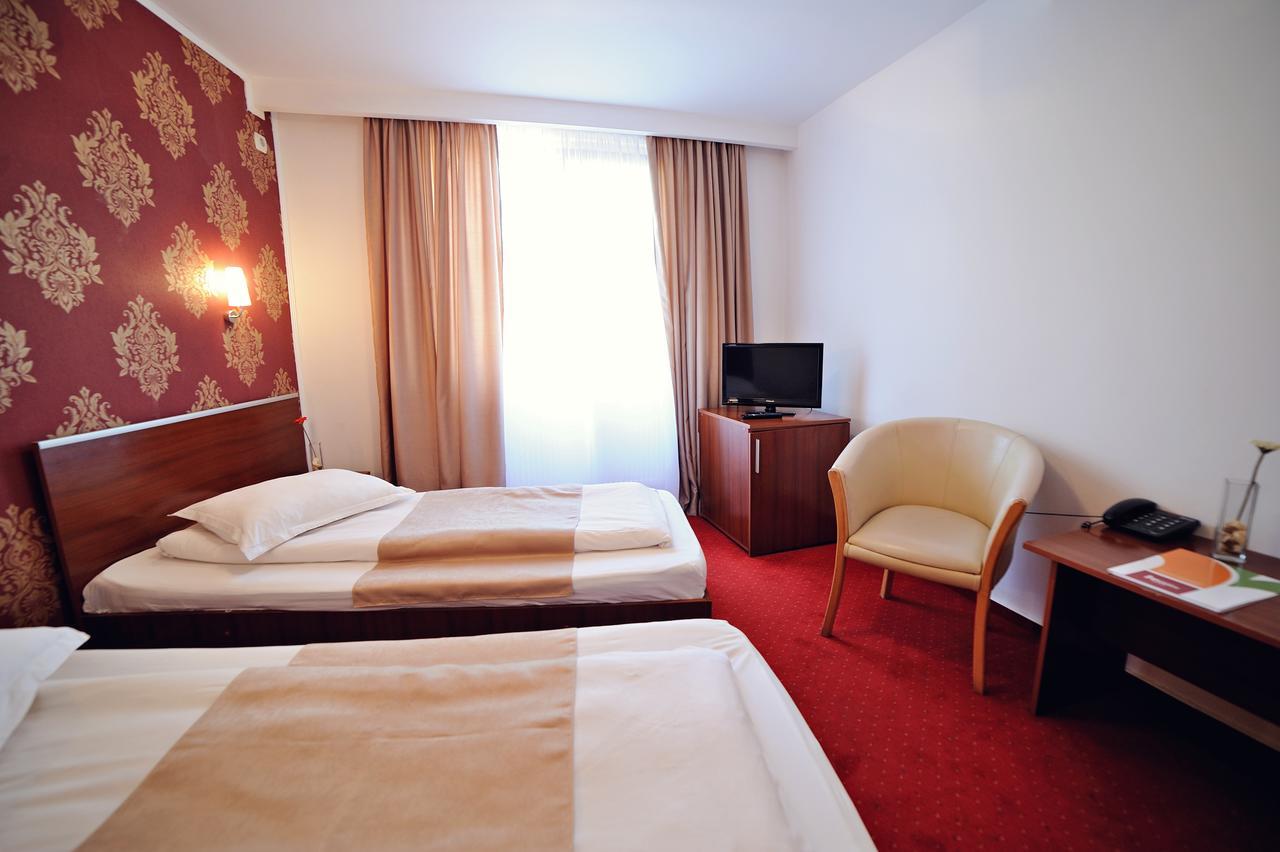 Hotel Roberto Slanic Prahova Ngoại thất bức ảnh